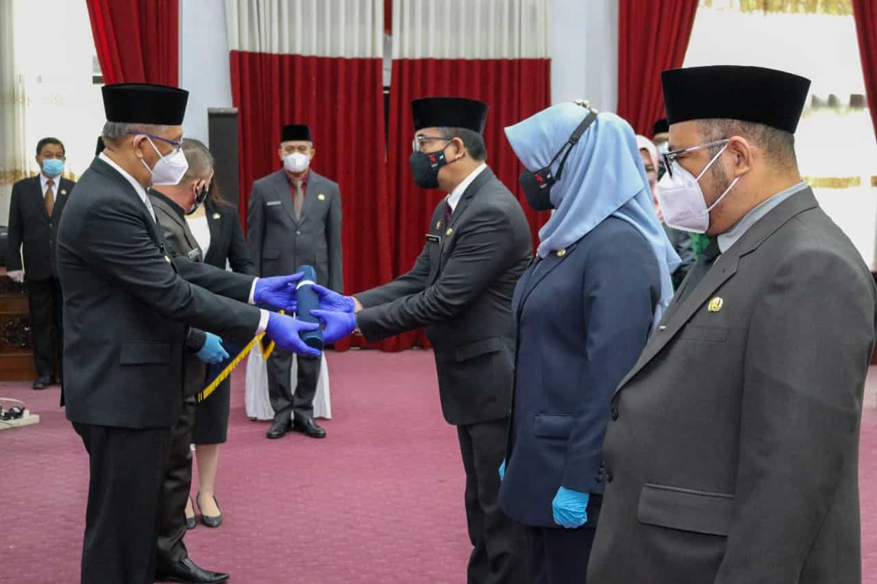 Sutarmidji Lantik Tiga Pejabat, Mohammad Bari jadi Kepala Bapenda Kalbar