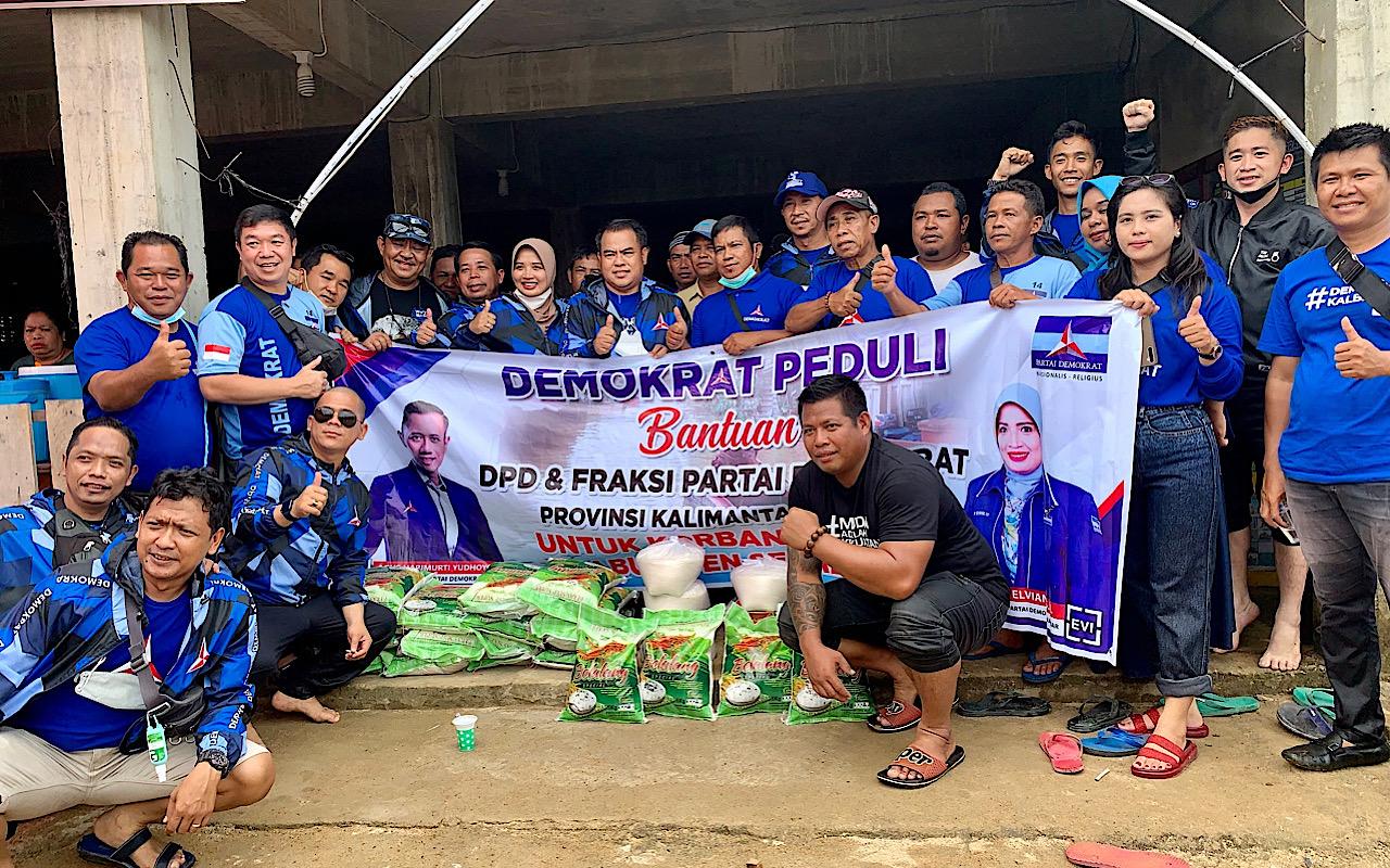Demokrat Kalbar Serahkan Bantuan Korban Banjir Sekadau