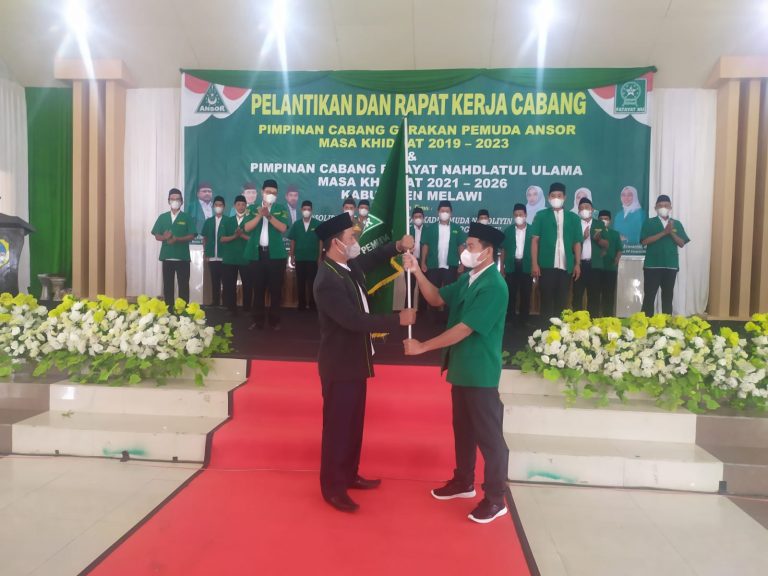 Resmi Dilantik, Kader GP Ansor dan Fatayat NU Melawi Diminta Jalankan Amanah Dengan Baik