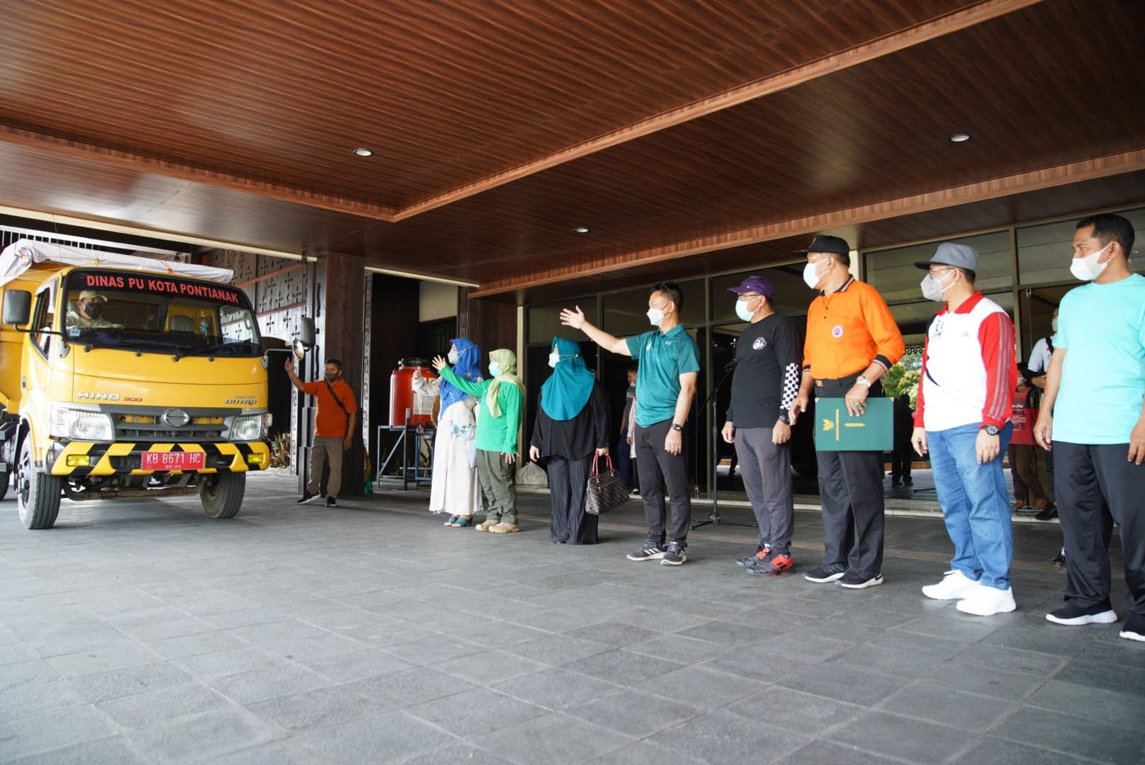 Pemkot dan TP PKK Pontianak Kirim Bantuan untuk Korban Banjir