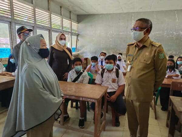 Sekolah Tatap Muka 100 Persen di Kalbar Terkendala Cakupan Vaksinasi Lansia