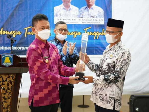 Pemkot Pontianak Komitmen Perhatikan Kesejahteraan Guru