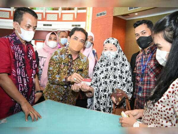 Percepat Penyaluran Bantuan, BPNT dan PKH Diberikan Secara Tunai