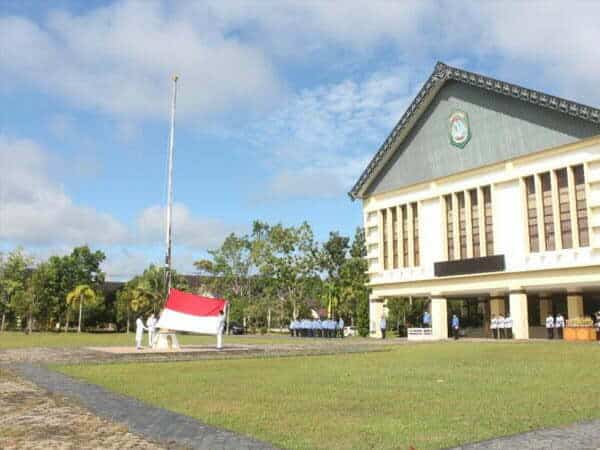 Pesan Bupati Aron saat Pimpin Upacara HUT KORPRI dan PGRI