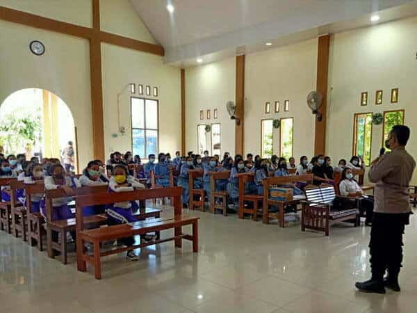 Satbinmas Polres Melawi Ajak Pelajar Bijak Manfaatkan Media Sosial