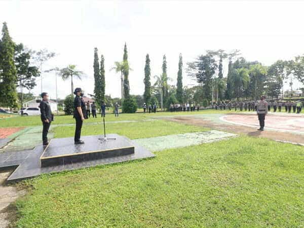 Bupati Karolin Pimpin Apel Gelar Pasukan Operasi Lilin Kapuas Pengamanan Nataru di Landak