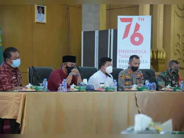 Bupati Satono Larang Pejabat Sambas Keluar Daerah Selama Libur Nataru