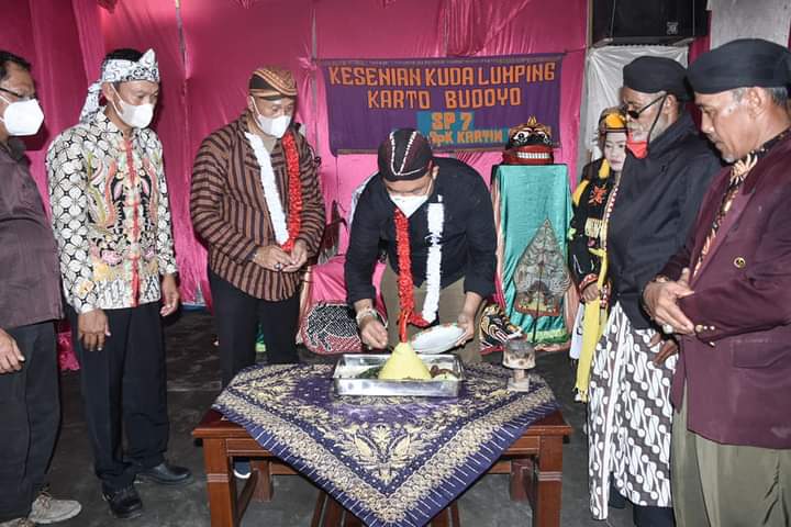 Sekda Ketapang Resmikan Sanggar Seni Nimas Ayu Kinanti Sungai Melayu Rayak