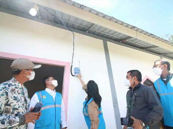 Kado Natal Bupati Landak: Desa Sebirang dan Amboyo Selatan Merdeka dari Gelap