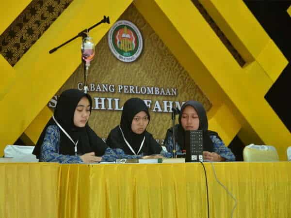 Nur Intan Kafilah Asal Sekadau Tuntaskan Kepercayaan Daerah Meski Tangan Terpasang Infus