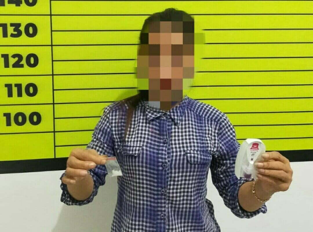 Polisi Ringkus Perempuan Paru Baya Pengedar Sabu di Nanga Pinoh