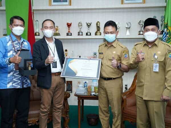 Wako Edi Kamtono Dianugerahi Penghargaan BPS