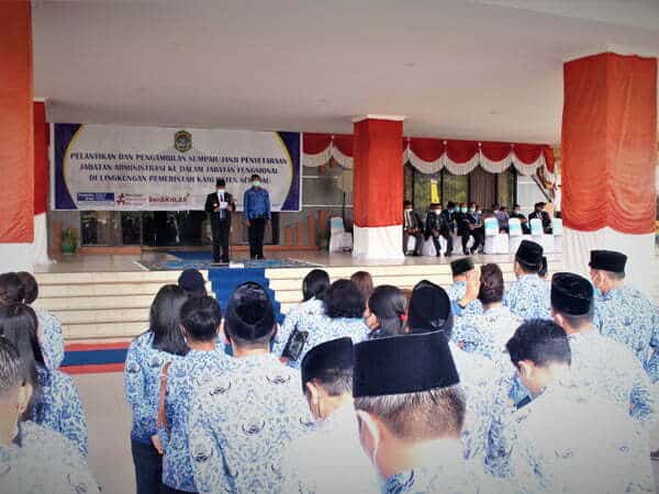Bupati Aron Lantik 116 Pejabat Fungsional Pemkab Sekadau