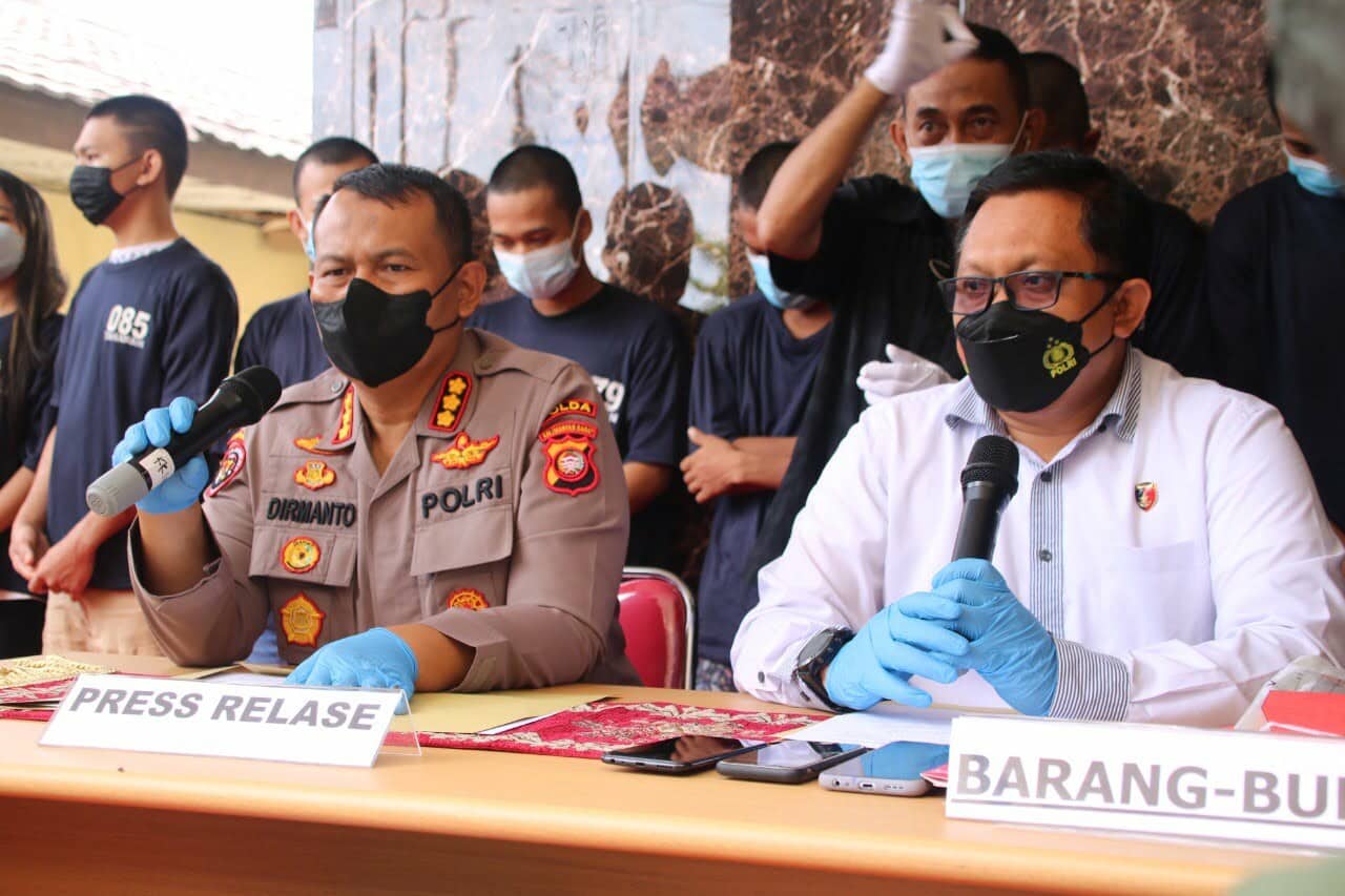 Polda Kalbar Amankan 9 Mucikari Prostitusi Online Lewat Michat yang Libatkan Anak Bawah Umur