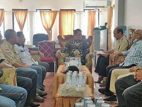 Pengurus KONI Kapuas Hulu Temui Ketua DPRD Kuswandi: Bahas Sekretariat KONI dan Persiapan Porprov