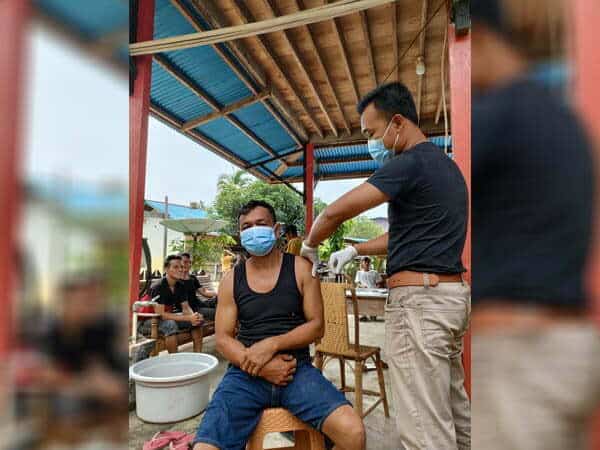 Perjalanan Hingga Empat Hari Polsek Sandai dan Forkopimcam Hulu Sungai Demi Vaksinasi Masyarakat Pedalaman