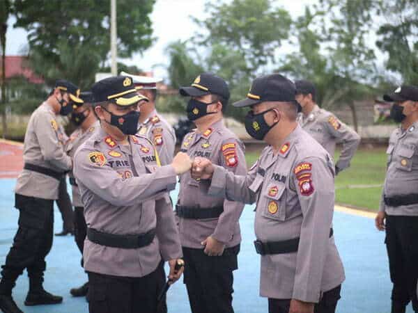 Polres Sekadau Gelar Upacara Korp Raport Kenaikan Pangkat Periode 1 Januari 2022