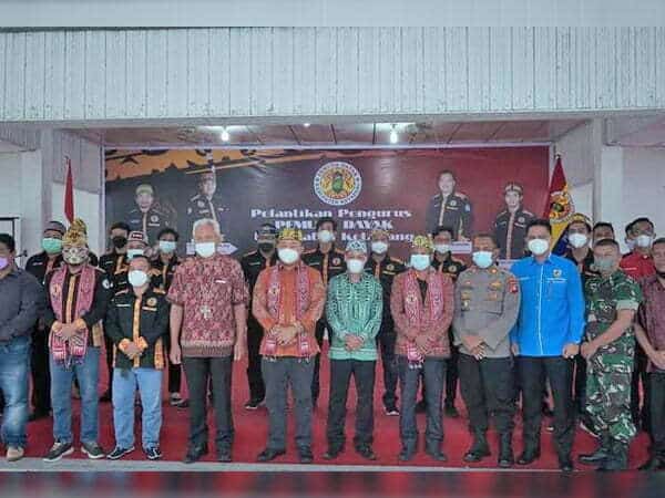 Sekda Harap Pemuda Dayak Ketapang Jadi Pelopor Pelestarian Adat dan Budaya