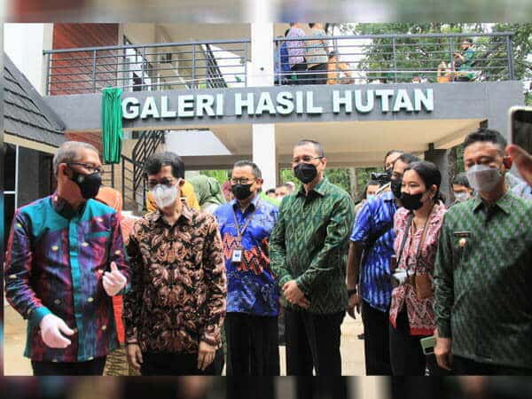 Sutarmidji Jadikan Galeri Hasil Hutan Objek Wisata Olahraga dan Edukasi