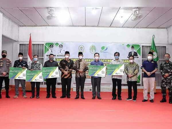 Wabup Farhan Serahkan Bonus Kafilah Ketapang Peraih Prestasi di MTQ XXIX Kalbar