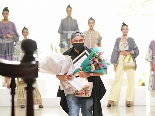 Desainer Pontianak Pukau Penonton Bali Fashion Parade 2022