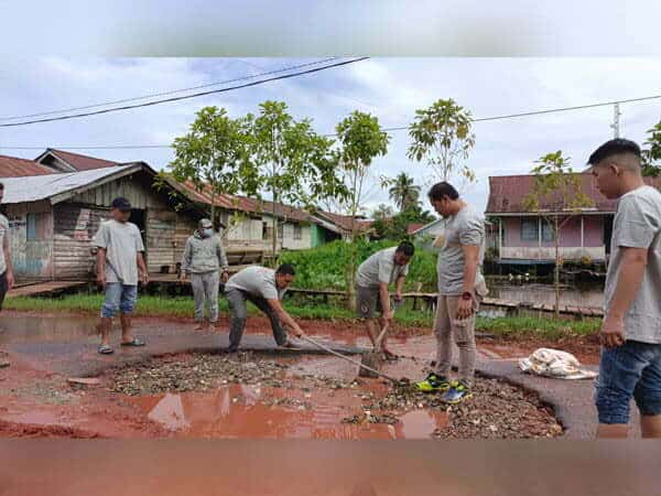 Hari Pers Nasional, Wartawan di Perbatasan Kalbar Gelar Aksi Sosial