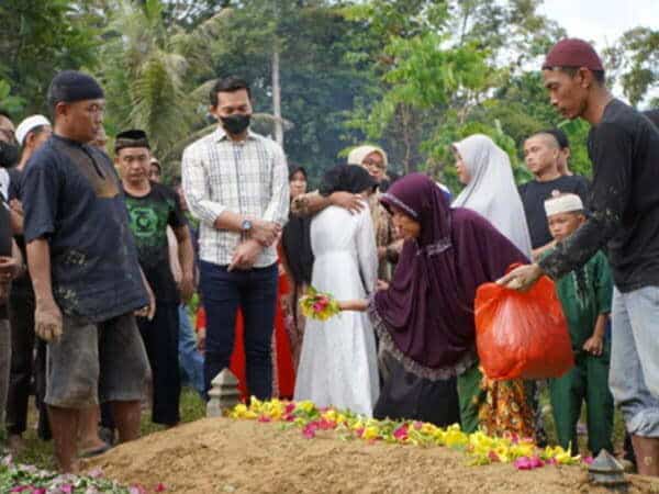 Kabar Duka, Bupati Kapuas Hulu Fransiskus Diaan Kehilangan Seorang Sahabat