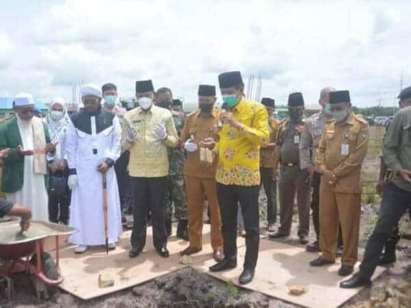 Letakan Batu Pertama Pembangunan Masjid Jami' Nurul Ghufron Sungai Melayu Rayak, Farhan Harap Bermanfaat