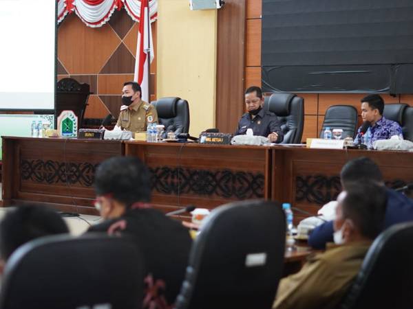 Konflik Warga Bukit Penai dengan PT RAP, Bupati Fransiskus Diaan Harap Ada Solusi Terbaik