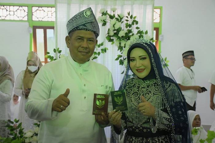 Bupati Kayong Utara Citra Duani Menikah di Sintang