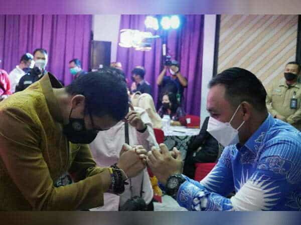 Di Sela Peluncuran Kalender Event Kalbar, Wahyudi Hidayat Sampaikan Potensi Danau Sentarum ke Mas Menteri