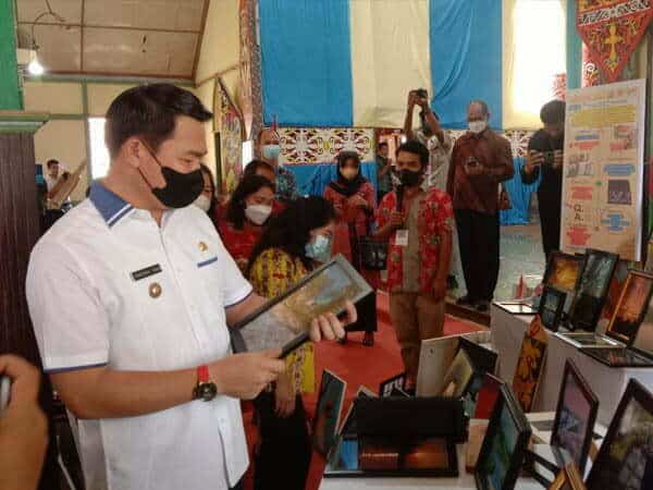 Fransiskus Diaan: Anak Kampung Jadi Bupati