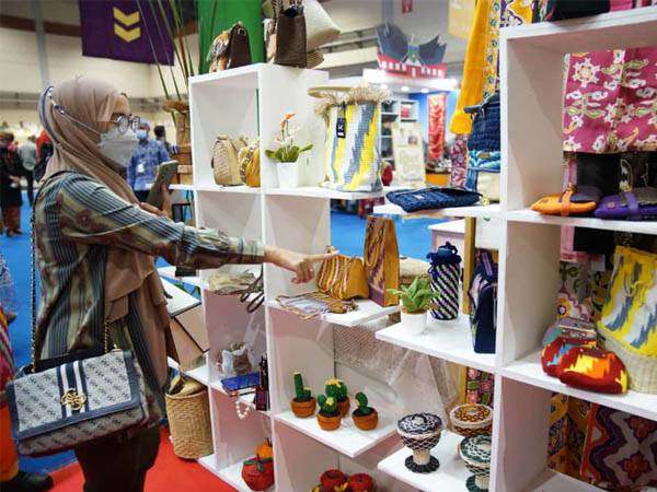 Produk UMKM Pontianak Pikat Pengunjung INACRAFT, dari Lokal Sampai India
