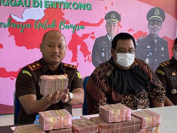 Kantor Cabang Kejaksaan Negeri Sanggau di Entikong Terima Pembayaran Denda Rp3 Miliar