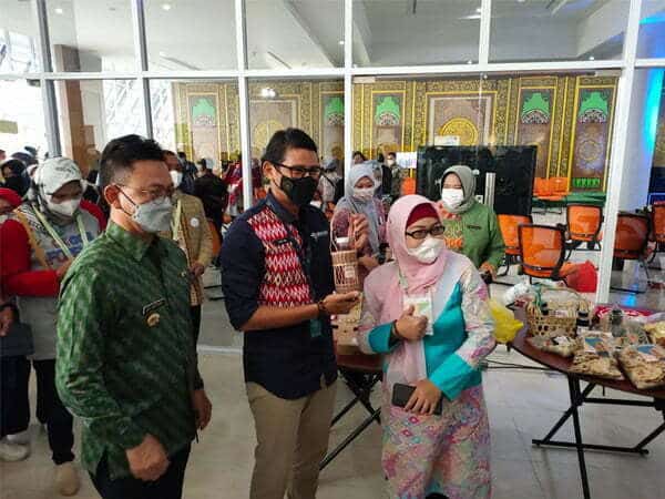 Canangkan Pontianak Fashion Week dengan Pesona Kulminasi, Sandiaga Uno: Paris Saja Tidak Bisa