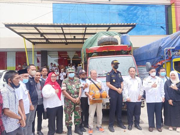 Perdana, Ekspor Kratom Langsung dari Kapuas Hulu ke Amerika