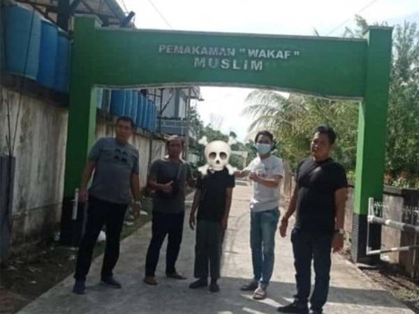 Polisi Ringkus Terduga Pelaku Perusakan Belasan Kuburan di Pontianak