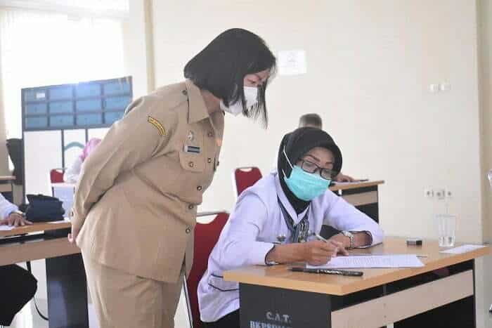 Penulisan Makalah Seleksi JPT Pratama 2022, Sekda Sintang: Tak Hadir Otomatis Gugur