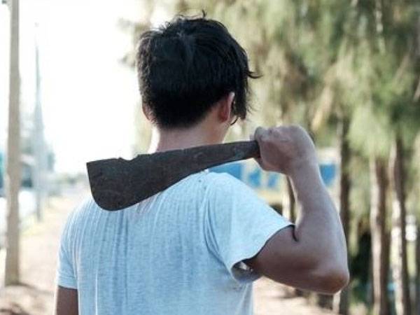 Terbakar Cemburu, Seorang Pria di Pontianak Nekat Aniaya Selingkuhan Sang Istri dengan Parang