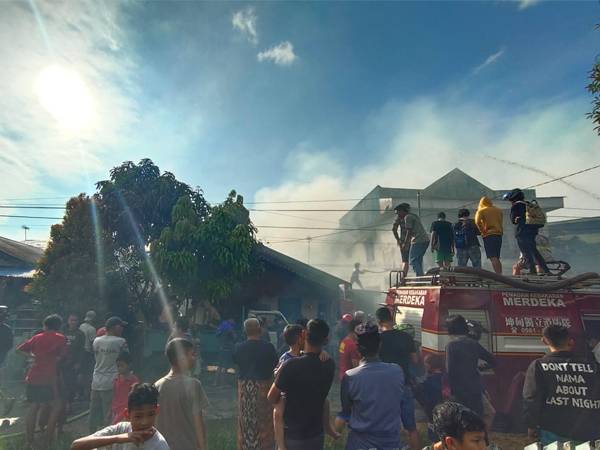 3 Rumah Warga di Lembah Murai Pontianak Hangus Terbakar