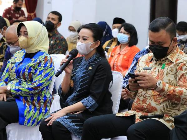 Kritik Kemendagri Soal Regulasi, Bupati Karolin Margret Natasa: Kami Dimarahi Presiden Suruh Cepat Serap Anggaran