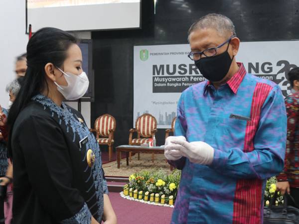 2024, Cagub atau Cabup? Bupati Karolin Jawab Blak-blakan