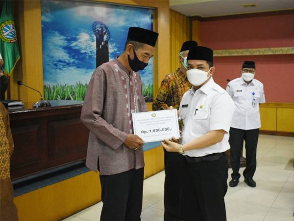 Guru Ngaji dan Penyuluh Agama di Pontianak Terima Uang Transportasi, Bahasan: Mudah-mudahan Bermanfaat