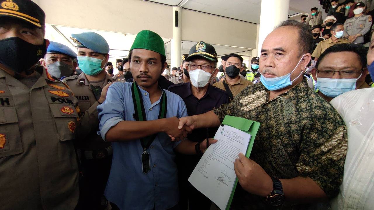 Tolak Penundaan Pemilu dan Presiden Tiga Periode, Ratusan Massa HMI Geruduk DPRD Kalbar