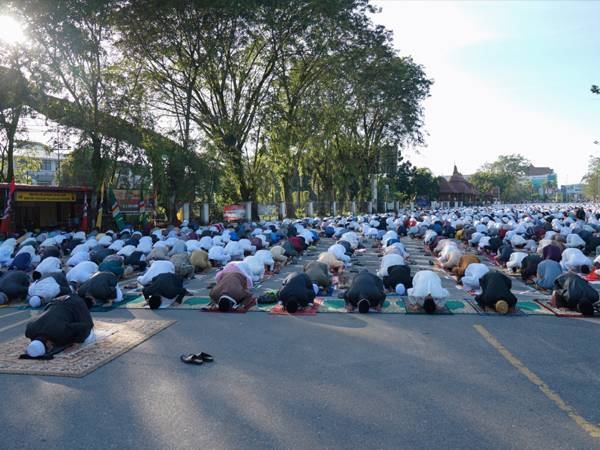 Salat Id di Pontianak Boleh Rapat Saf Tapi Tetap Pakai Masker