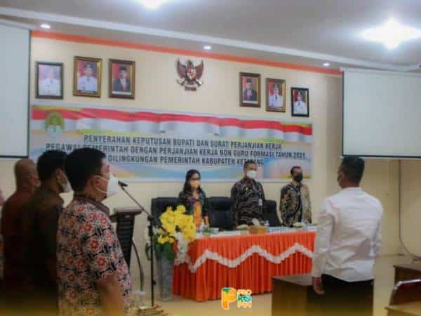 PPPK Non Guru di Ketapang Terima SK Pengangkatan, Ini Pesan Martin Rantan…