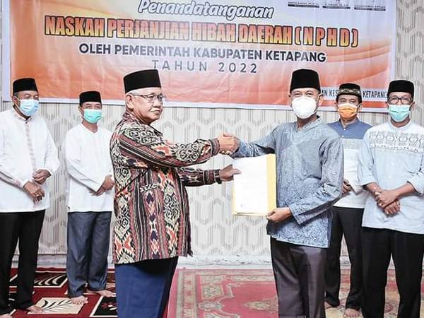 Serahkan Dana Hibah, Wabup Farhan Harap Masjid Agung Al-Ikhlas Tingkatkan Pelayanan dan Bersiap Sukseskan MTQ XXX Kalbar