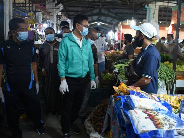 Monitoring Gudang dan Agen, Edi Kamtono Pastikan Ketersediaan Stok Bahan Pokok