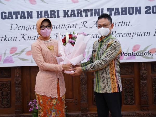 Yanieta Kamtono Ajak Kaum Perempuan Mandiri dan Tangguh