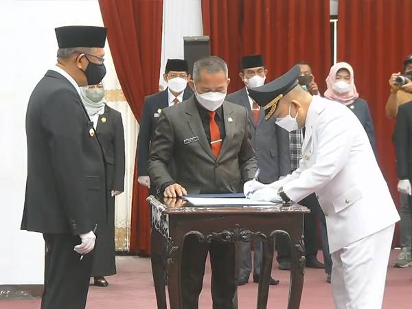 Lantik Samuel Sebagai Pj Bupati Landak, Sutarmidji: Terus Koordinasi dengan Pemprov Kalbar